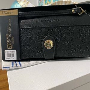 Stone Mountain leather wallet